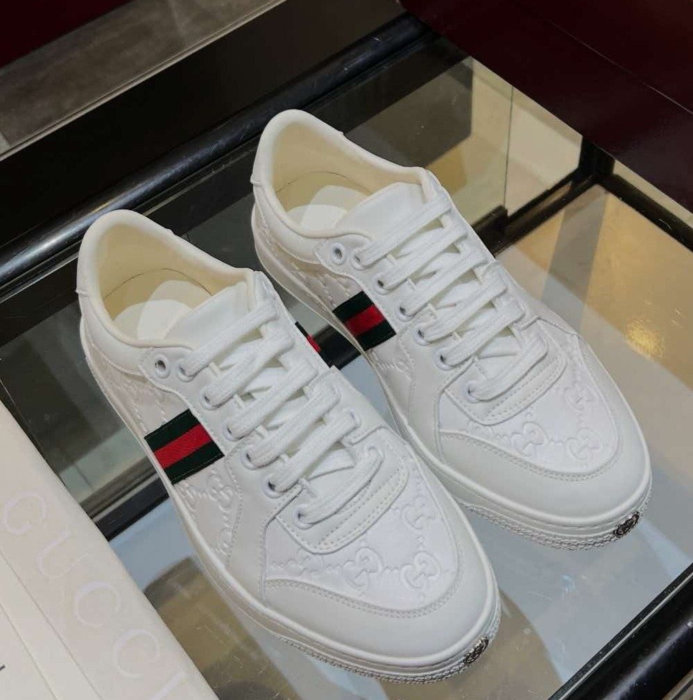Gucci Green and Red Stripe Low-Top Sneakers — hero
