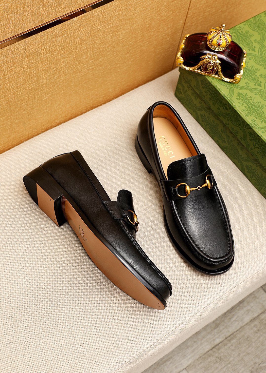 GUCCI Leather Horsebit-Style Loafers — side