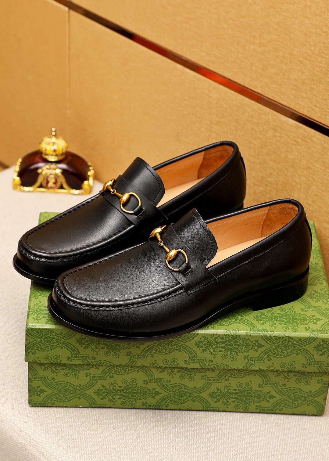 GUCCI Leather Horsebit-Style Loafers — front