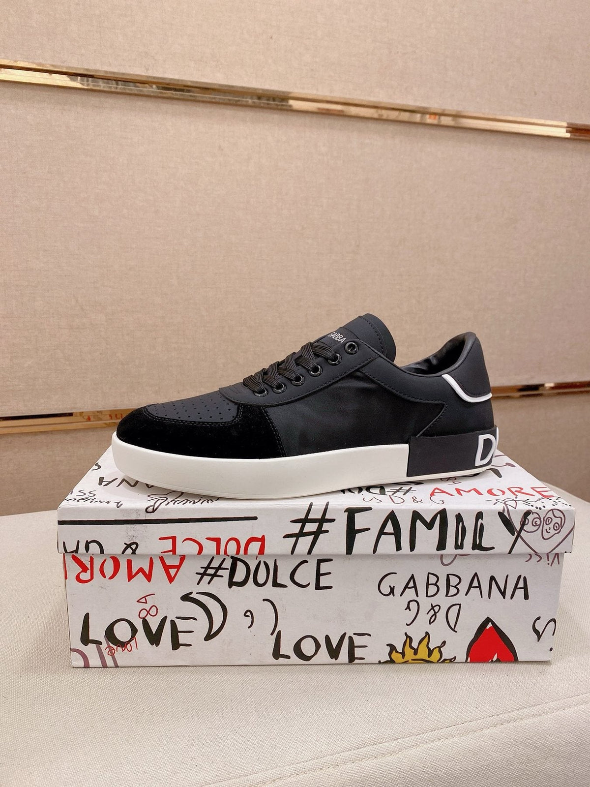 Dolce & Gabbana Contrast Low-Top Sneakers — front