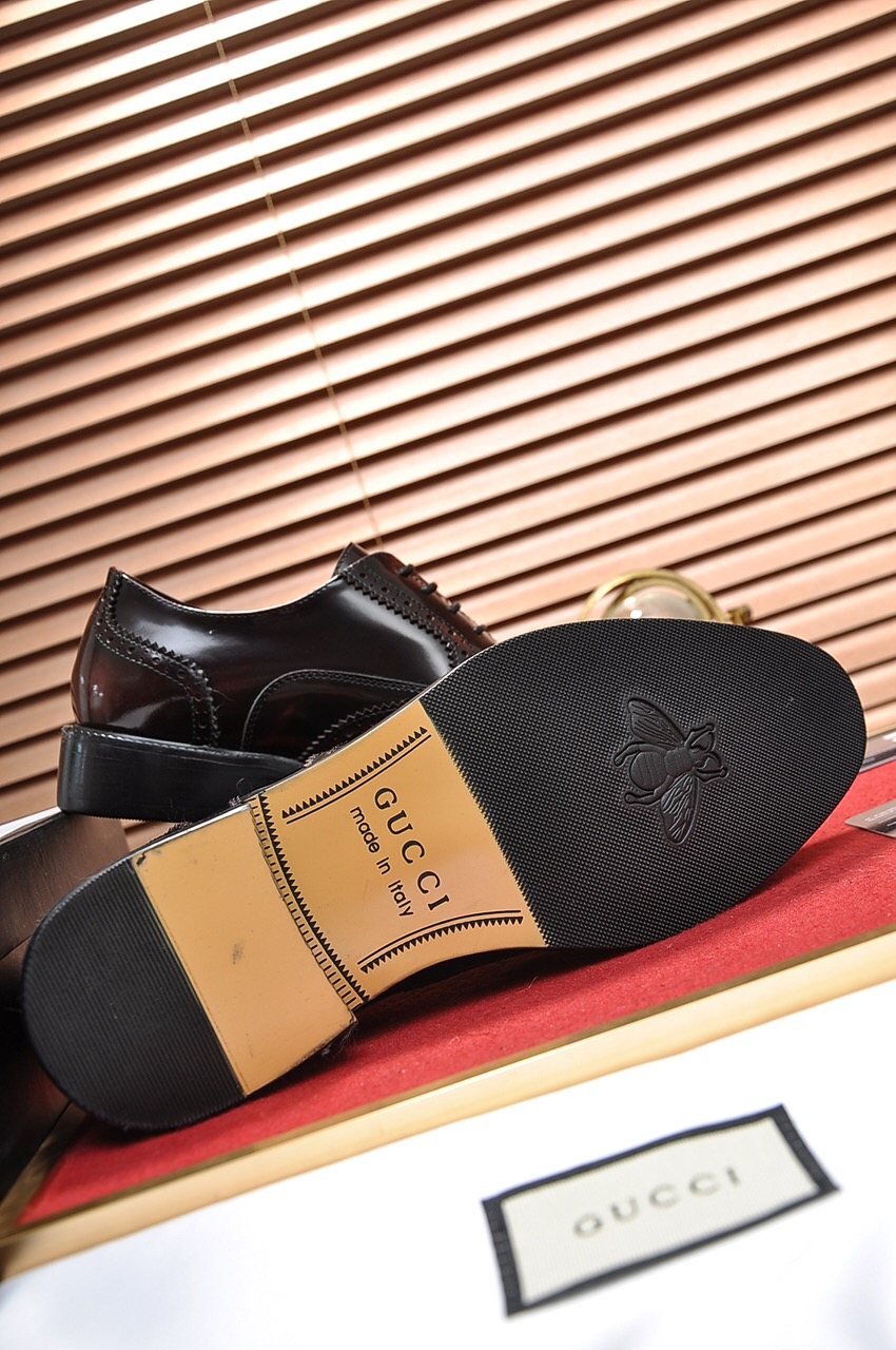 Gucci Glossy Brogue Oxford Shoes — back