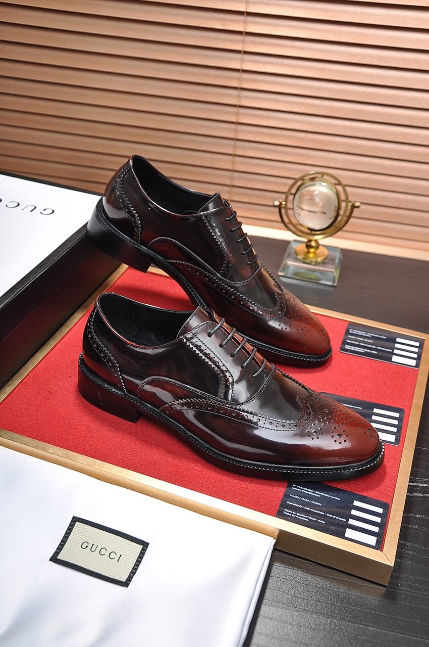 Gucci Glossy Brogue Oxford Shoes — front