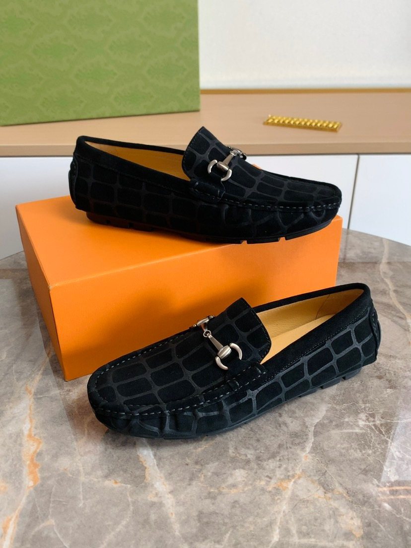 Gucci Textured Horsebit Loafers — side