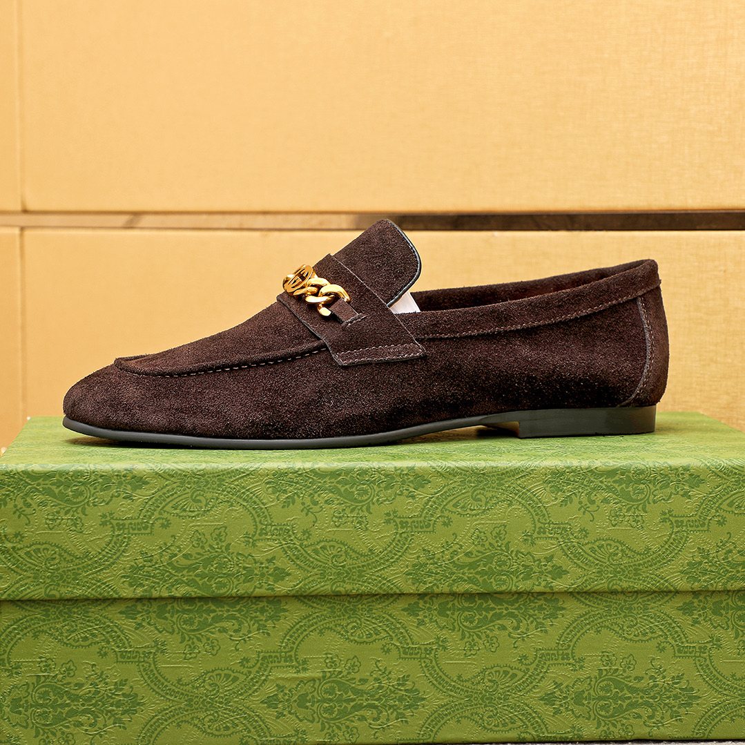 GUCCI Chain Detail Loafers — side