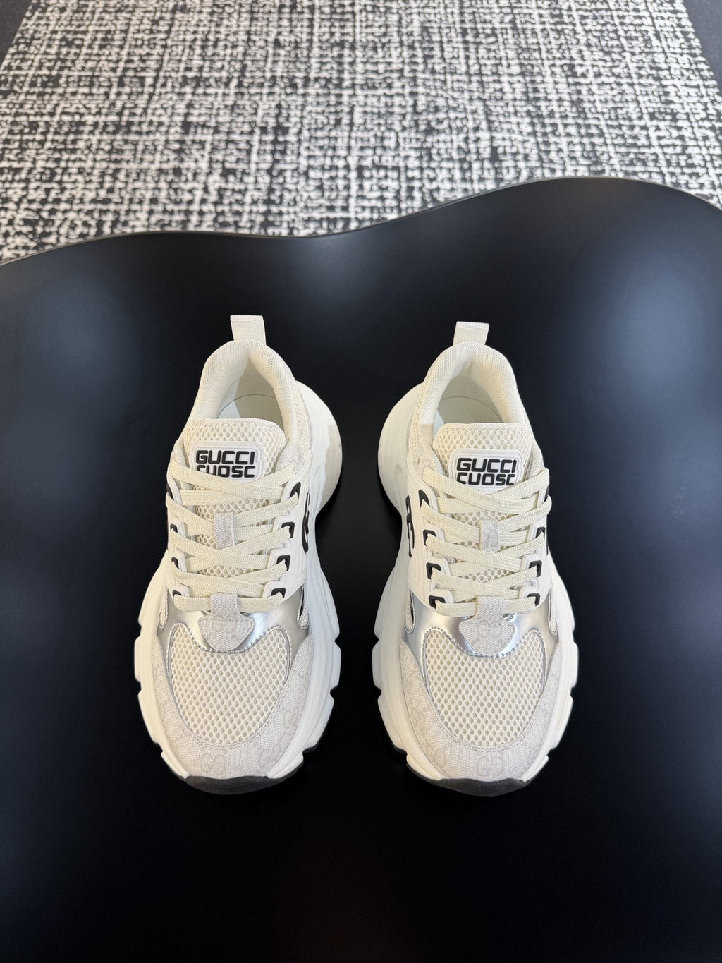 Gucci GG Logo Low-Top Sneakers — hero
