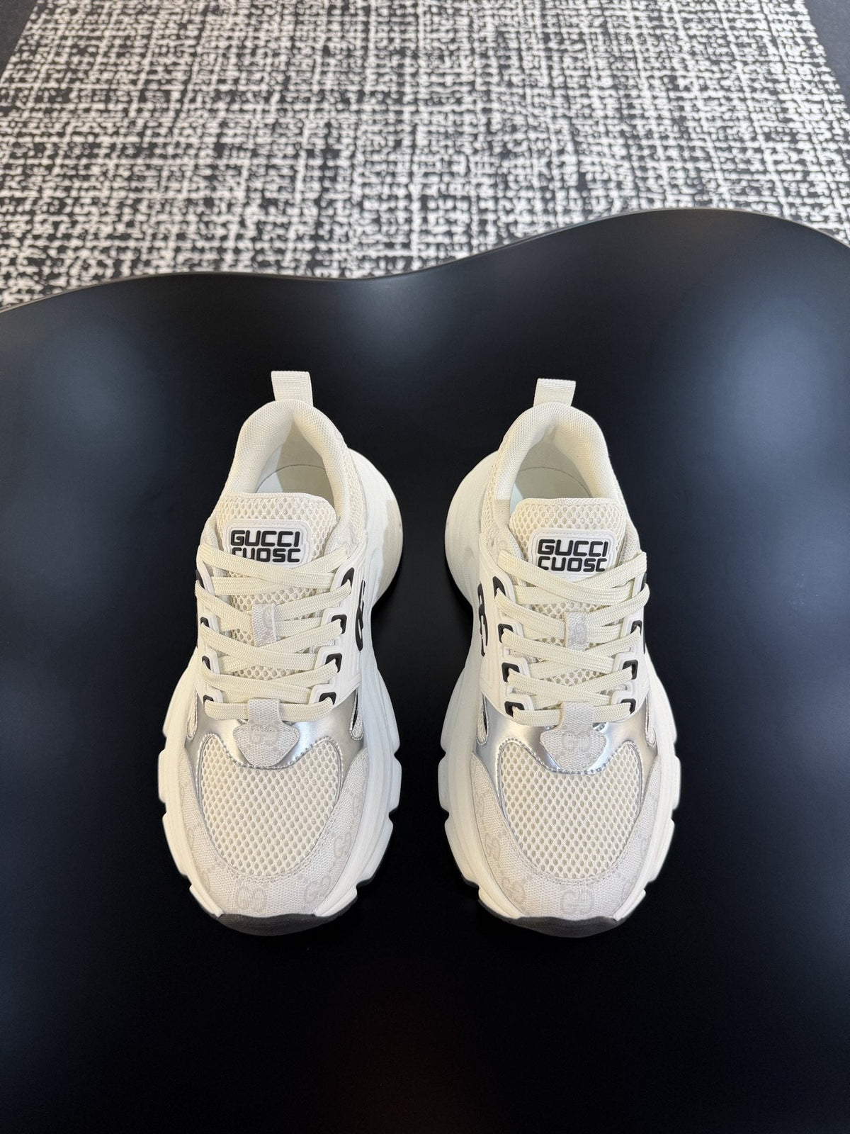 Gucci GG Logo Low-Top Sneakers — hero