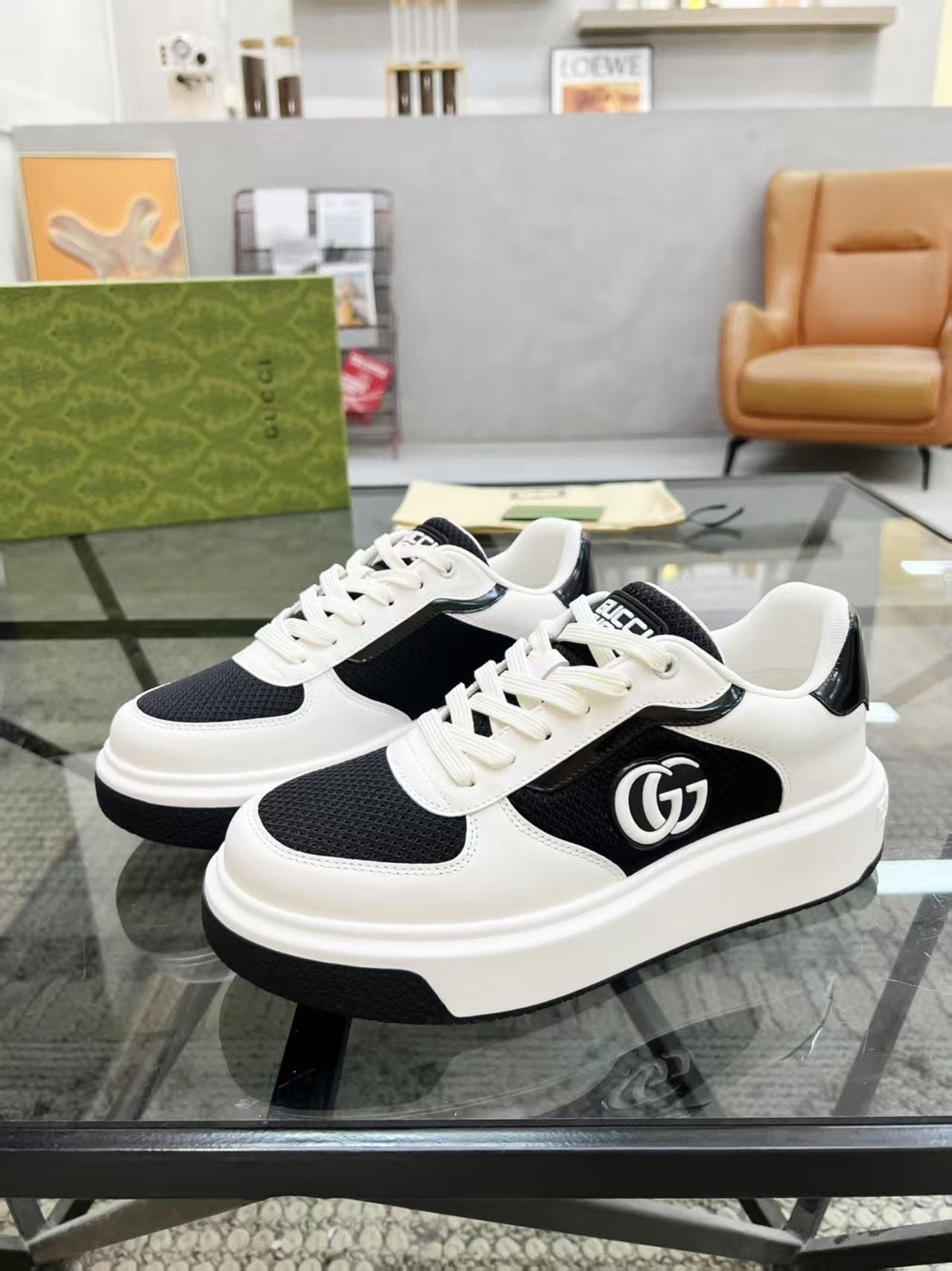 Gucci Black and White Low-Top Sneakers — hero