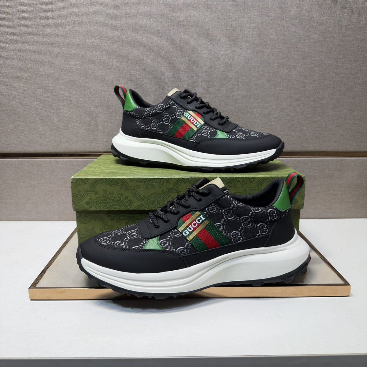 Gucci Green-Red Stripe Men’s Sneakers — front