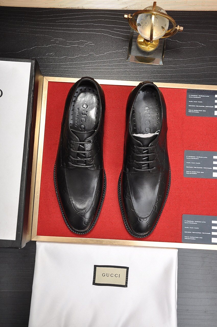 Gucci Cap-Toe Lace-Up Dress Shoes — hero