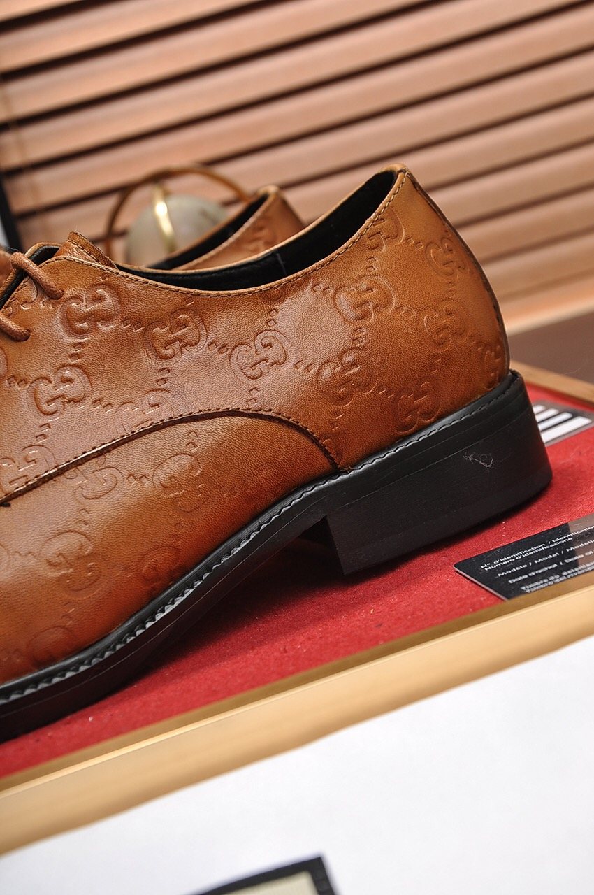 Gucci Cap-Toe Lace-Up Dress Shoes — detail