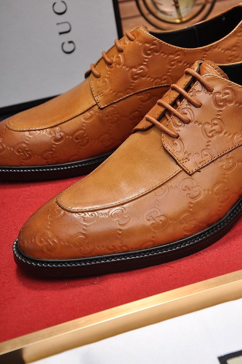 Gucci Cap-Toe Lace-Up Dress Shoes — detail