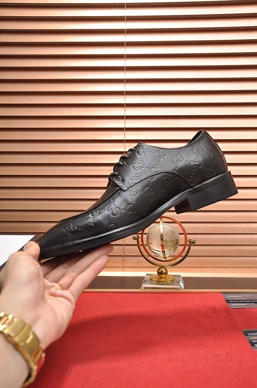 Gucci Cap-Toe Lace-Up Dress Shoes — side