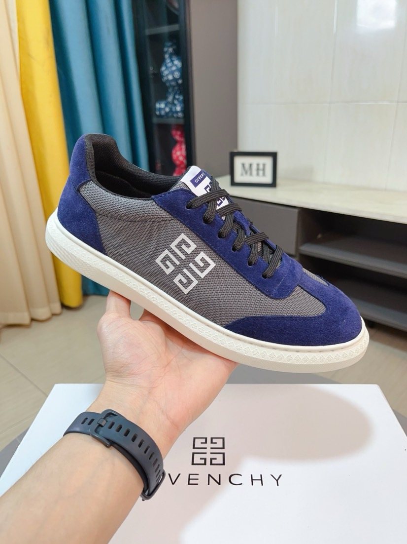 Givenchy Contrast Panel Low-Top Sneakers — front