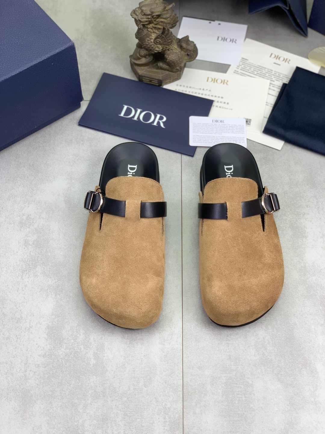 微商相册测试鞋子-Dior Buckle Strap Mule Sandals — front