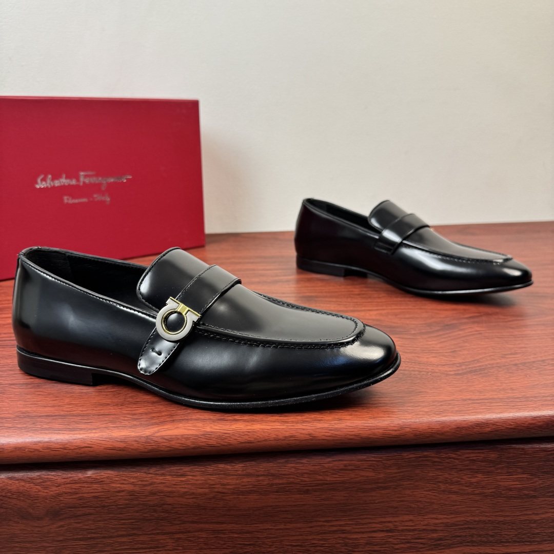 Ferragamo Gancini Buckle Men's Loafers — front