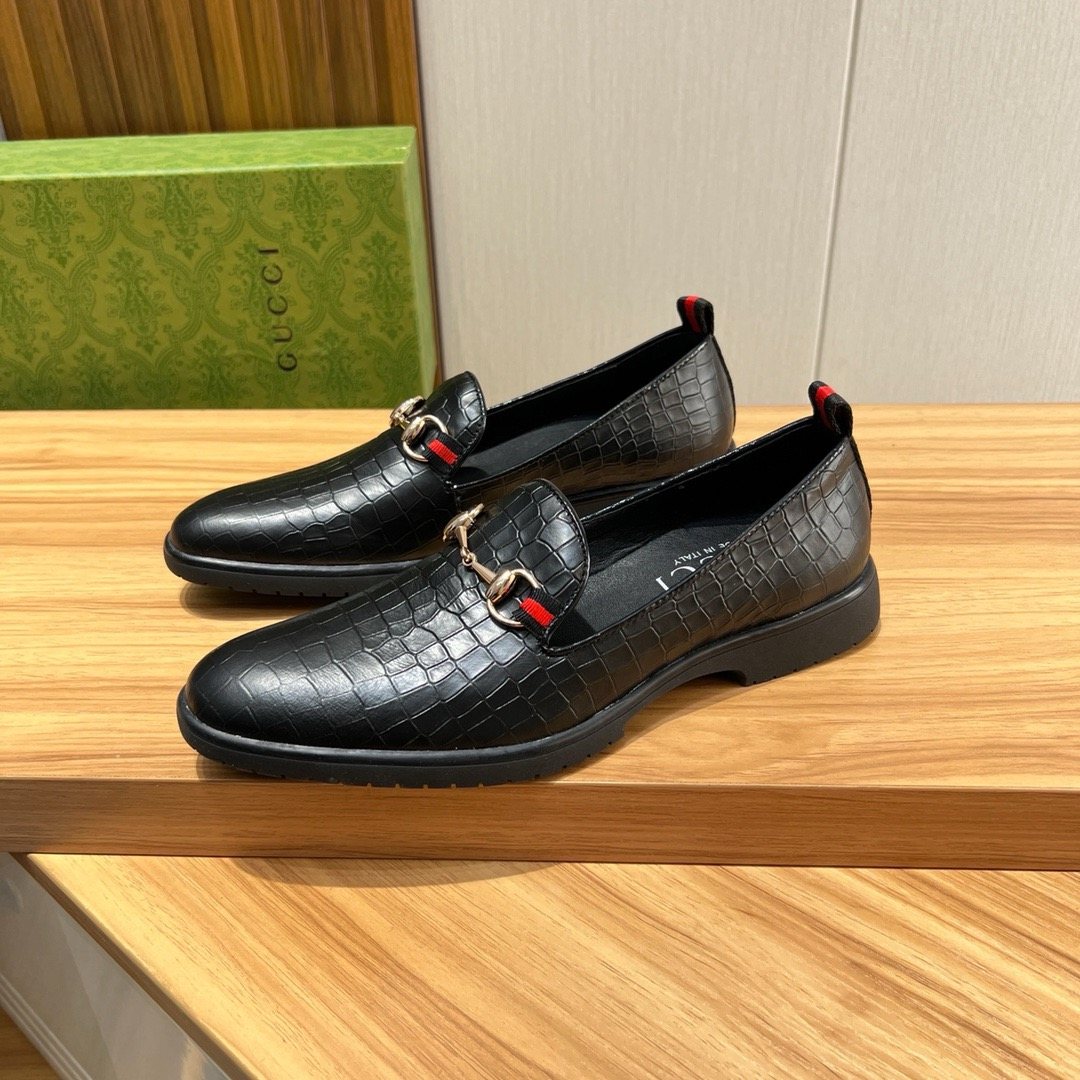 Gucci Croc-Embossed Horsebit Loafers — front