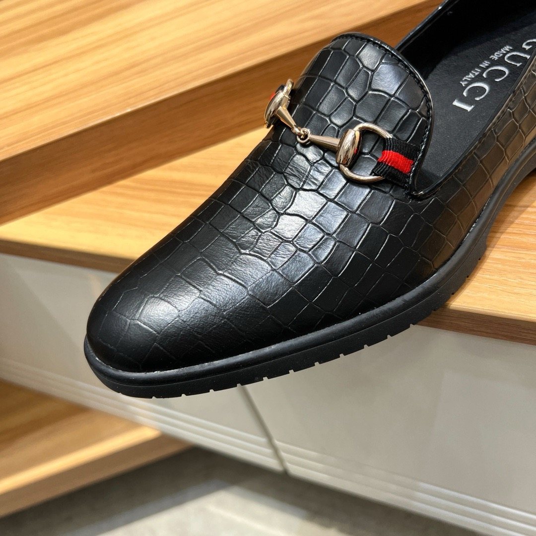 Gucci Croc-Embossed Horsebit Loafers — front