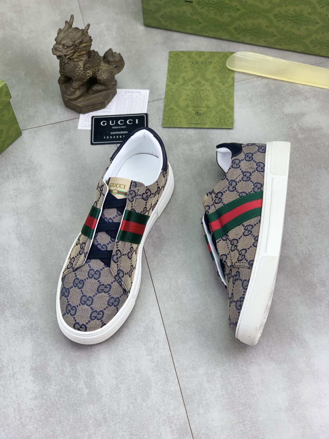 微商相册测试鞋子-Gucci Monogram Stripe Slip-On Sneakers — side