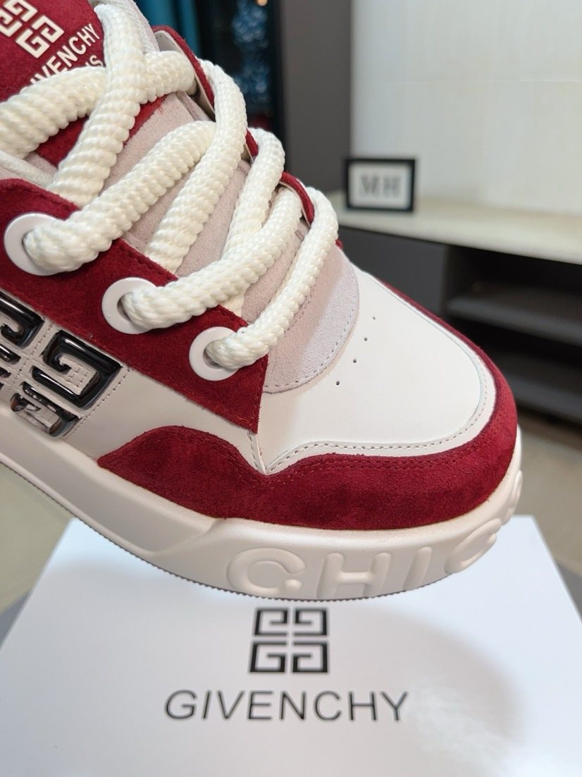 Givenchy Contrast-Panel Low-Top Sneakers — detail