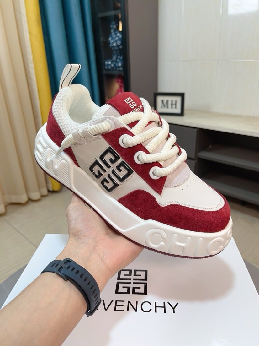 Givenchy Contrast-Panel Low-Top Sneakers — model