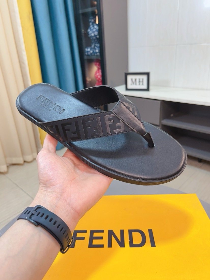 Fendi FF-Pattern Thong Sandals — side