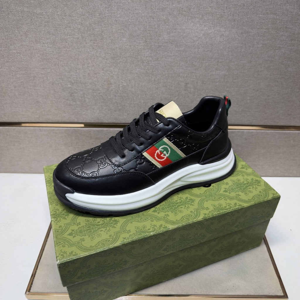 Gucci White Stripe Low-Top Sneakers — model
