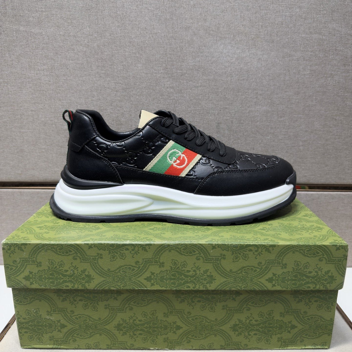 Gucci White Stripe Low-Top Sneakers — front