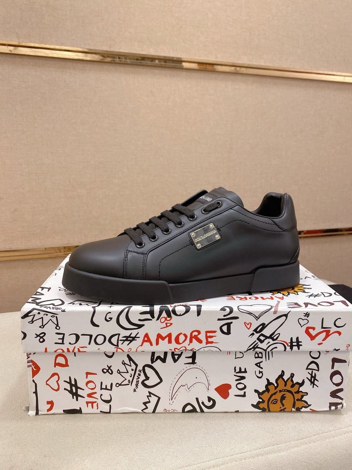 Dolce & Gabbana Low-Top Lace-Up Sneakers — front