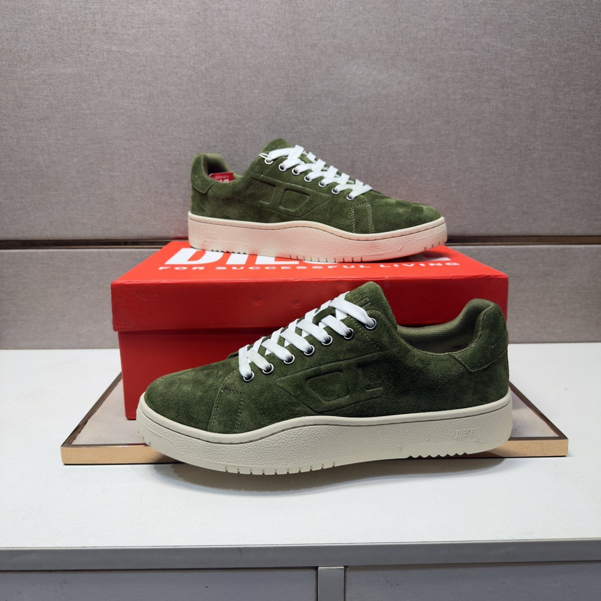 DIESEL Low-Top Lace-Up Sneakers — front