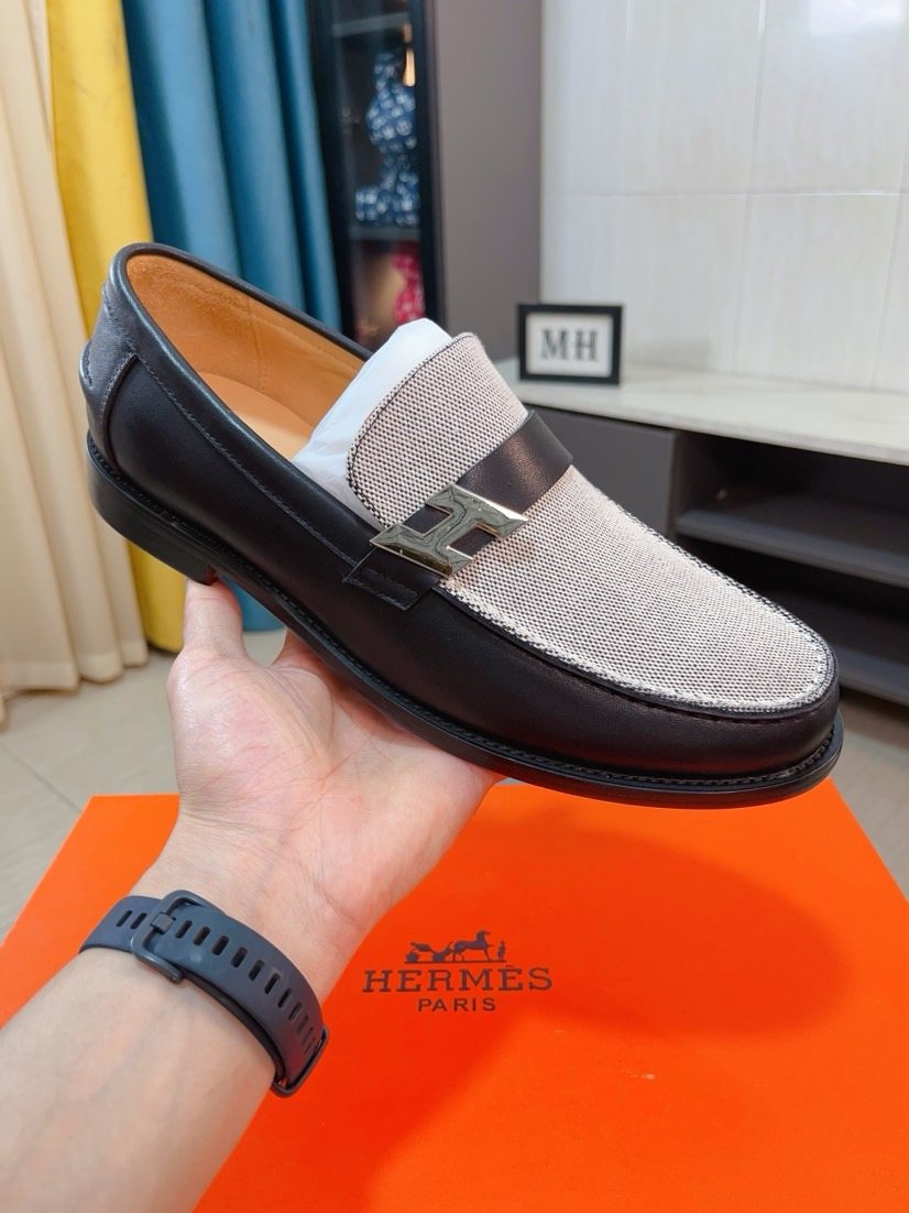 Hermès Textured Contrast-Trim Loafers — model