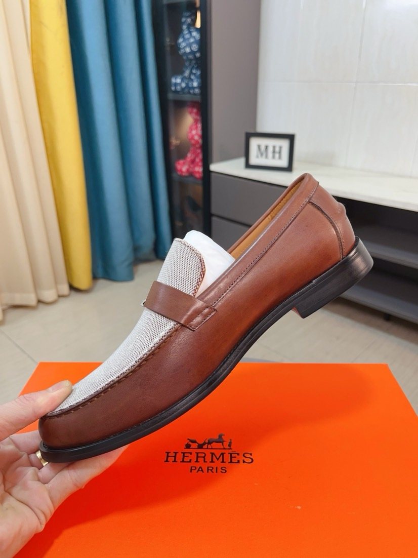 Hermès Textured Contrast-Trim Loafers — side
