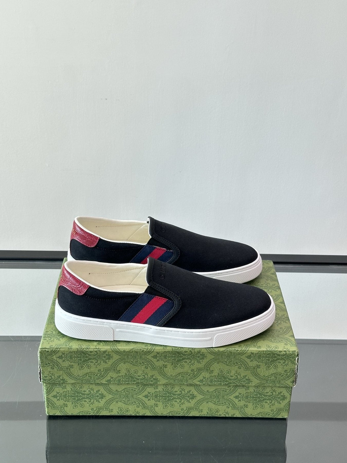 Gucci White Striped Slip-On Shoes — front